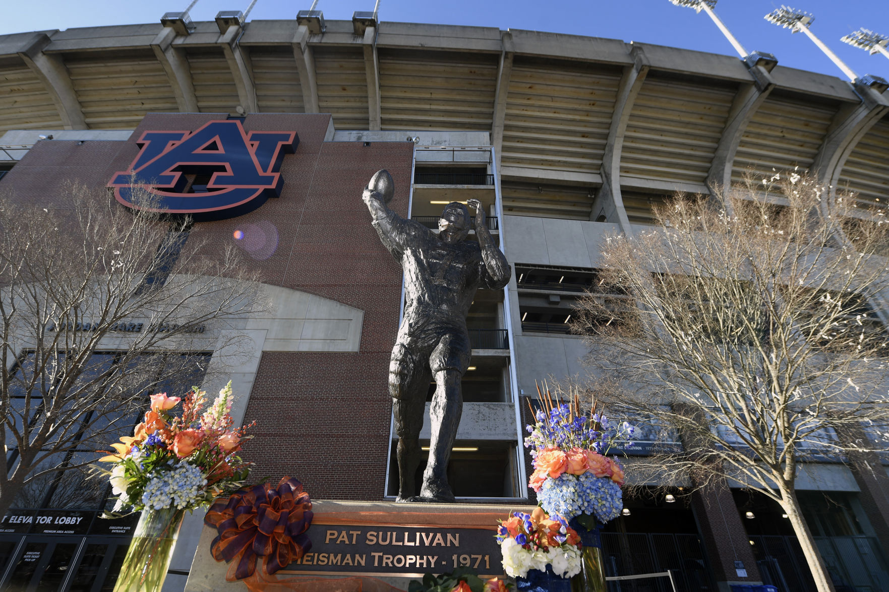 Auburn Heisman Winner Pat Sullivan Statue